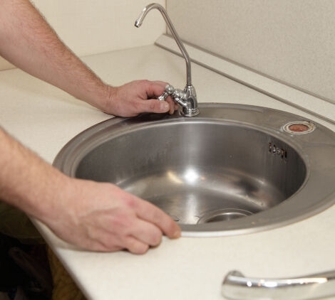 cambiare rubinetto cucina